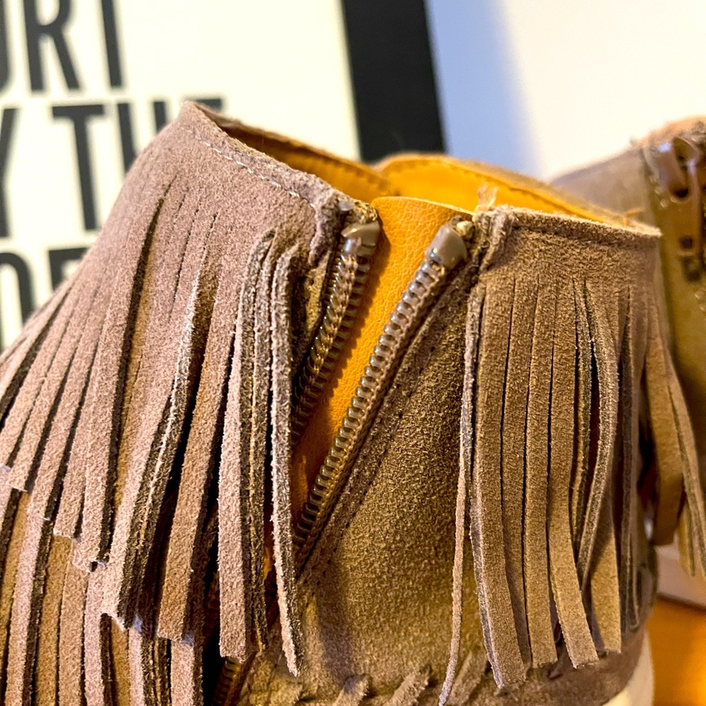Fringed sneaker - Picture 4 of 5